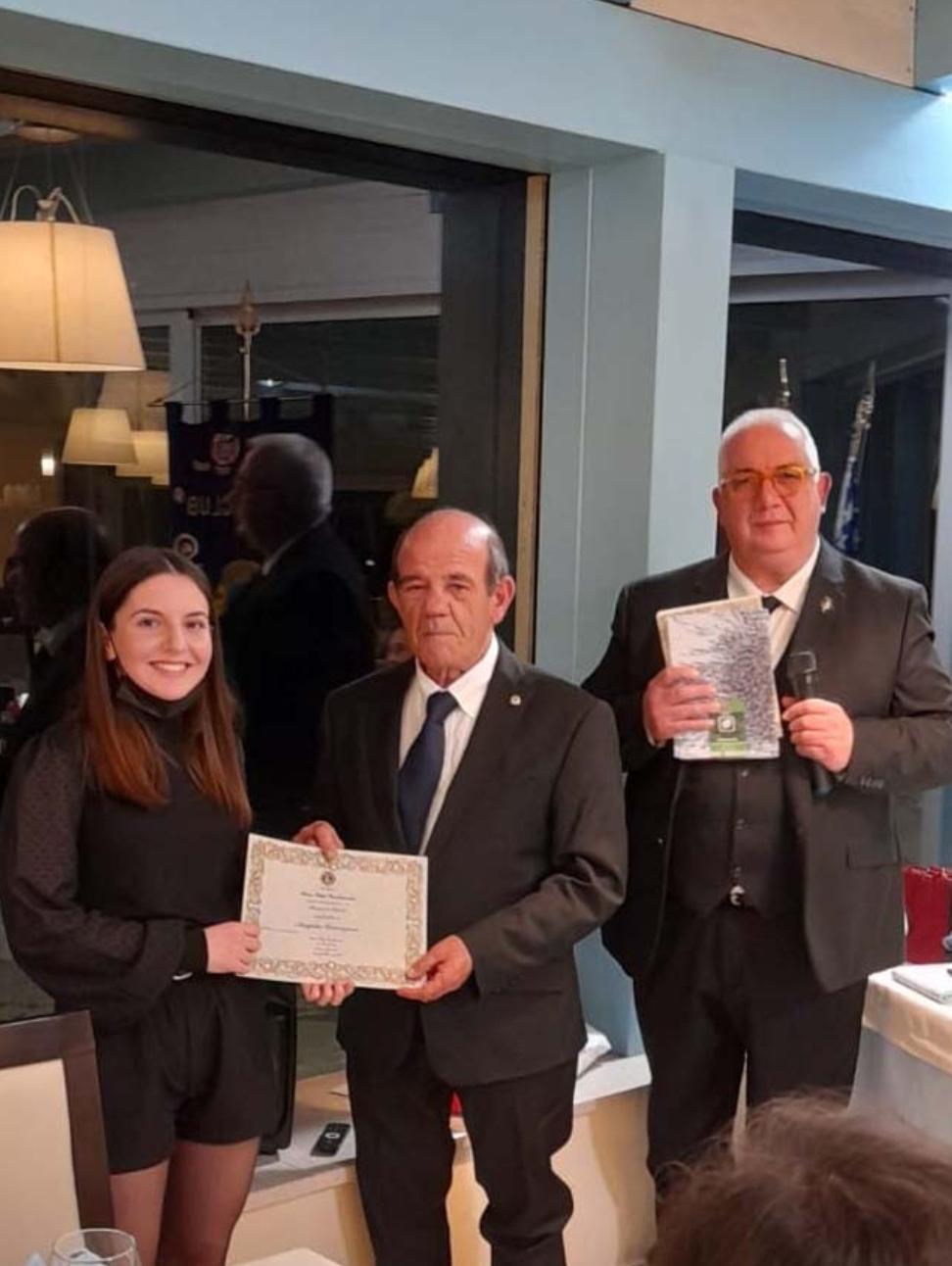 Borsa di studio a una ragazza di Sedini 