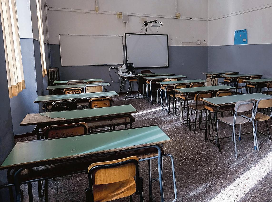 Scuola, boom di positivi fra i prof in Toscana. Ripresa a rischio, molte cattedre vuote 