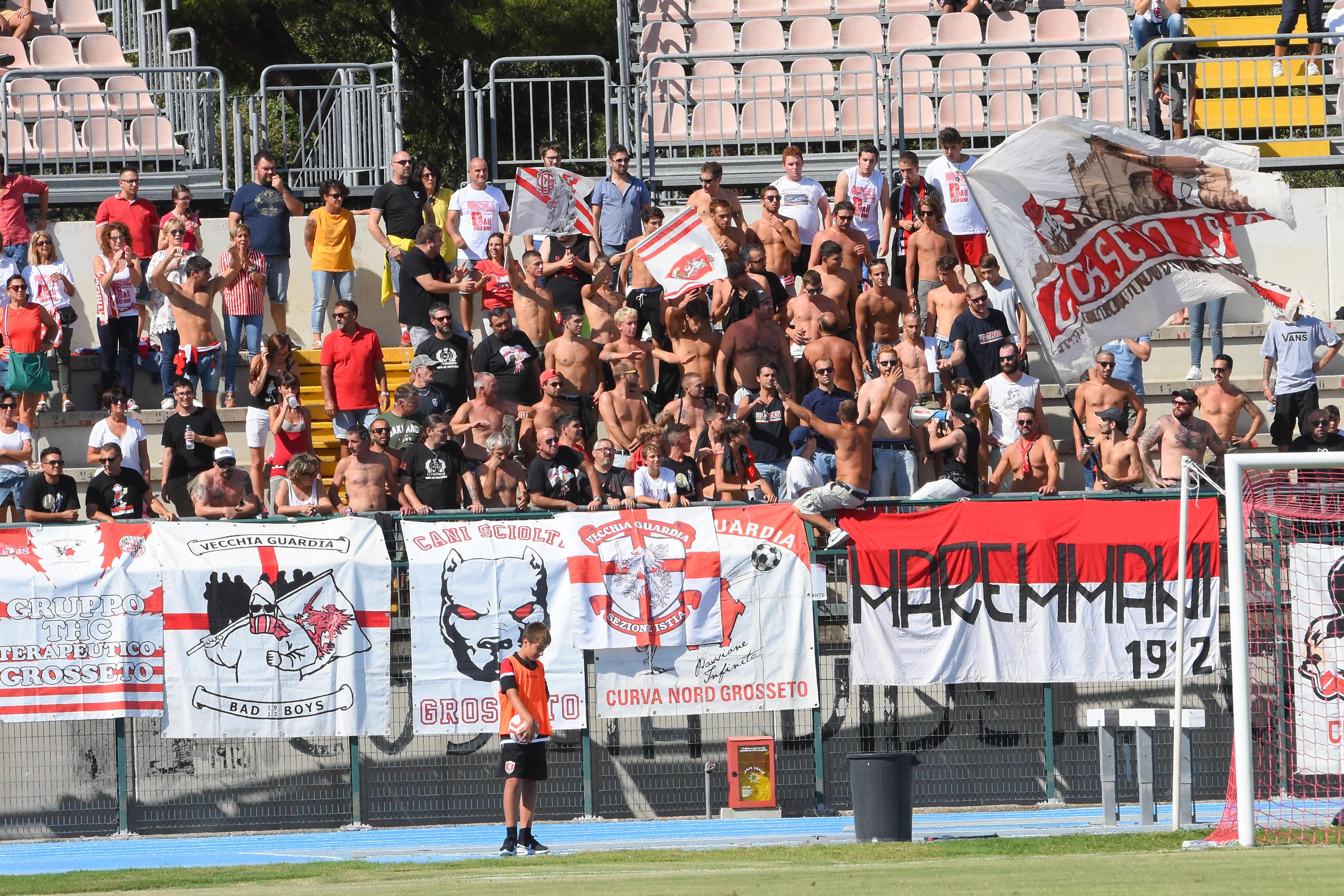 I tifosi del Grosseto aspettano di sapere chi saranno i colpi di mercato della nuova proprietà del club (Foto AgenziaBF)