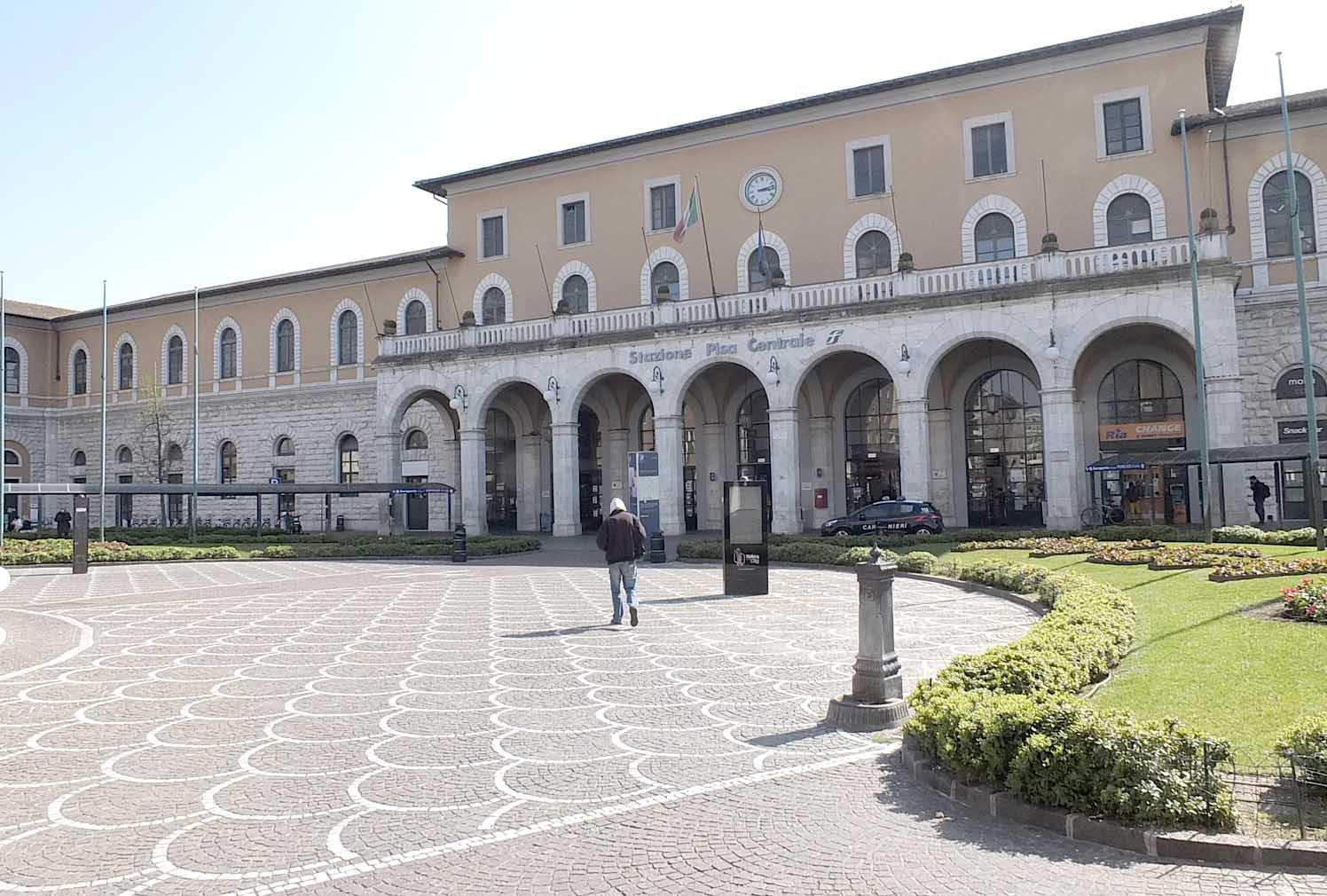 Pisa, ragazza scippata sul treno appena tornata dalle ferie natalizie