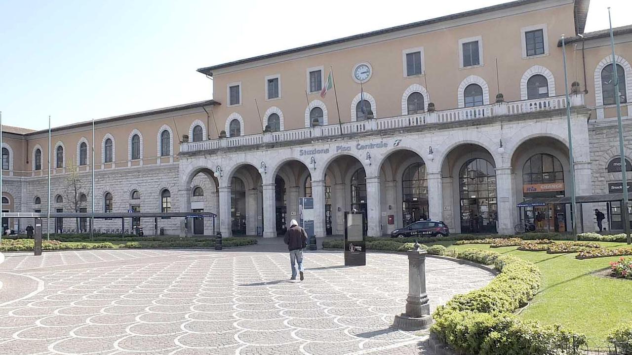 Pisa, ragazza scippata sul treno appena tornata dalle ferie natalizie