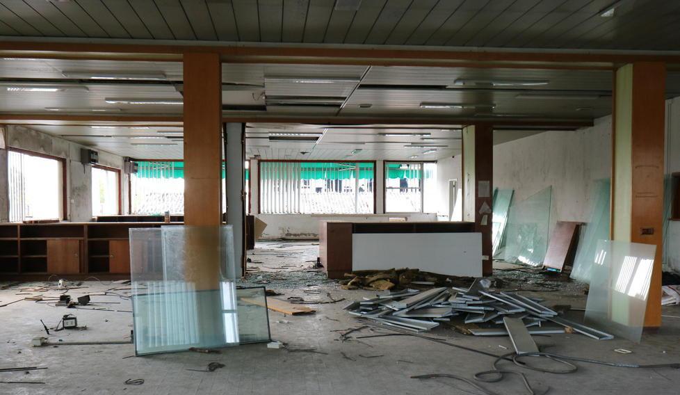 Ex Kartos all’asta per meno di tre milioni: dell’azienda modello rimasti solo i ruderi 