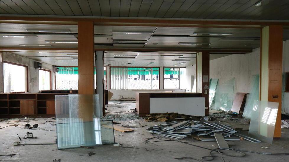 Ex Kartos all’asta per meno di tre milioni: dell’azienda modello rimasti solo i ruderi
