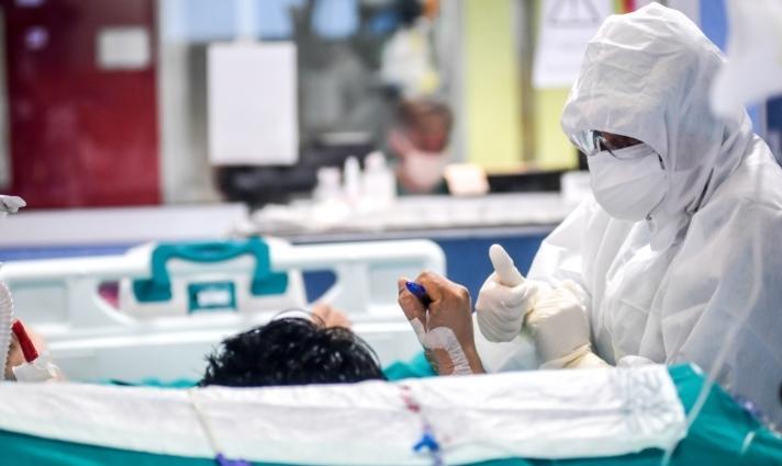 Covid, muore un uomo di 51 anni non vaccinato Sono 350 i nuovi casi