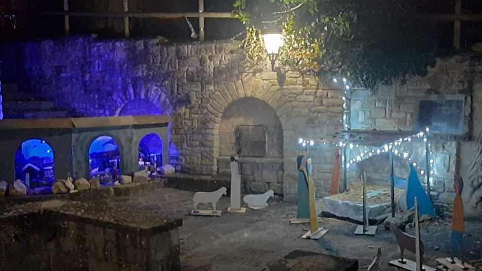 Il presepe di un novellarese incanta il borgo di Cortogno