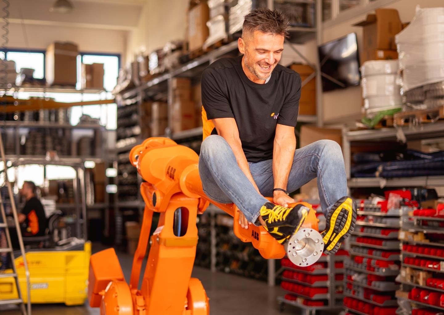 Andrea Alessandrini riceve dal Consiglio la cittadinanza onoraria