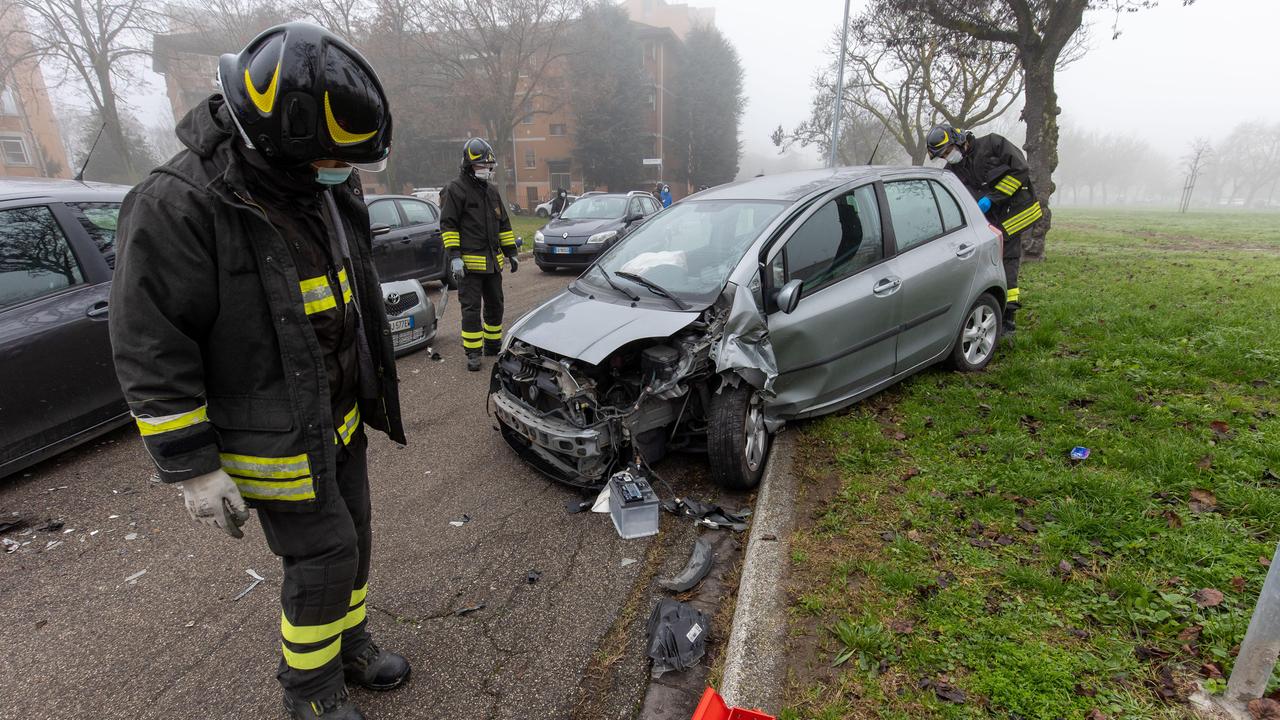 Ferrara. Si consegna agli agenti il pirata della strada: per lui accuse pesanti