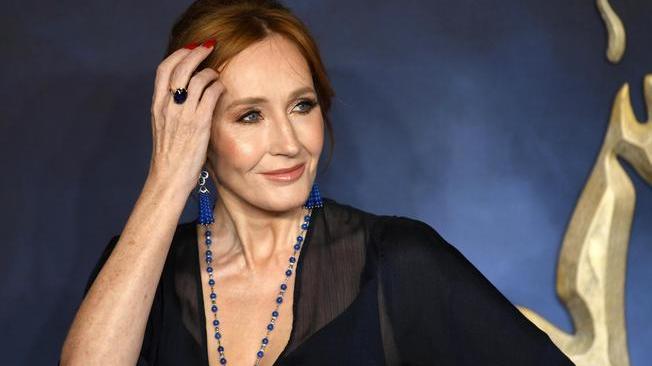 Gb: polemiche su trans, scuola ritira onore a J.K. Rowling