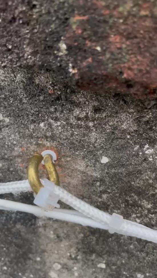 Storici e ingegneri contro i tasselli al ponte di Fiumetto: «Uno sfregio all’opera» 