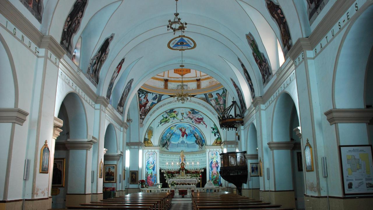 L'interno della chiesa di San Paolo a Olbia