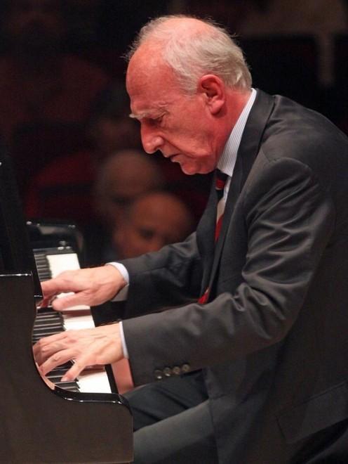 Gli 80 anni di Pollini «I pianisti invecchiano ma grazie alla musica il tempo si ferma» 