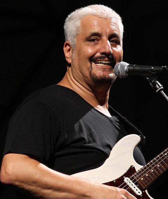 Un’onda di affetto social per il grande Pino Daniele