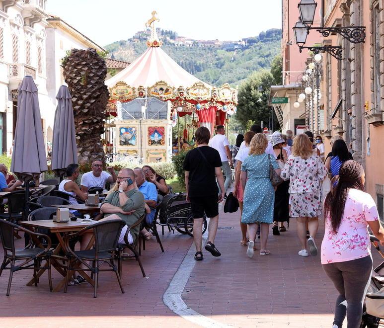 Alberghi con il vento in poppa per sette mesi 