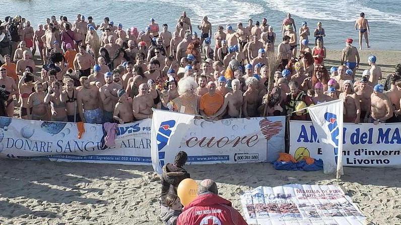 Tuffo in mare, circo, vigili: tradizioni rispettate ma tutte in forma ridotta