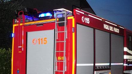 Anziano salvato in casa dai vigili del fuoco