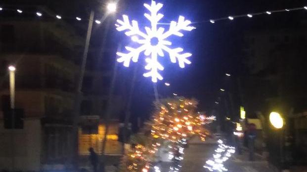 Albero anche a Pomposa E per la prima volta i presepi nelle attività