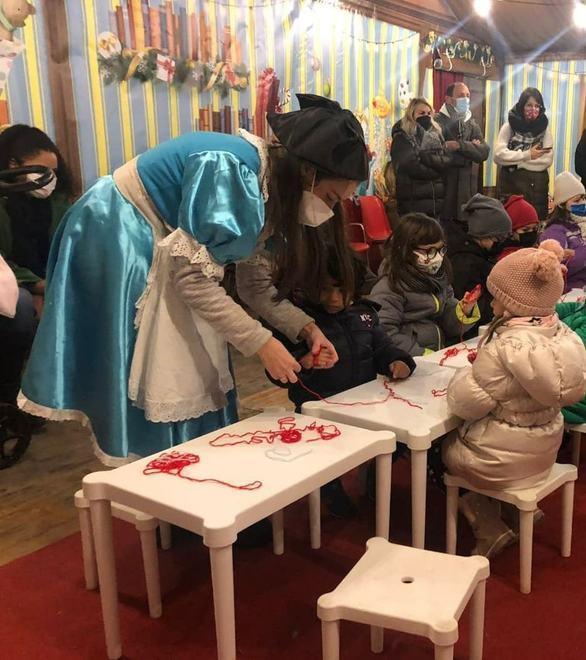 La Befana al Museo difende la tradizione Quiz e indovinelli per meritare la calza