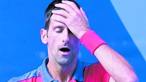 Djokovic va agli Open esentato dal vaccino in una bufera di polemiche
