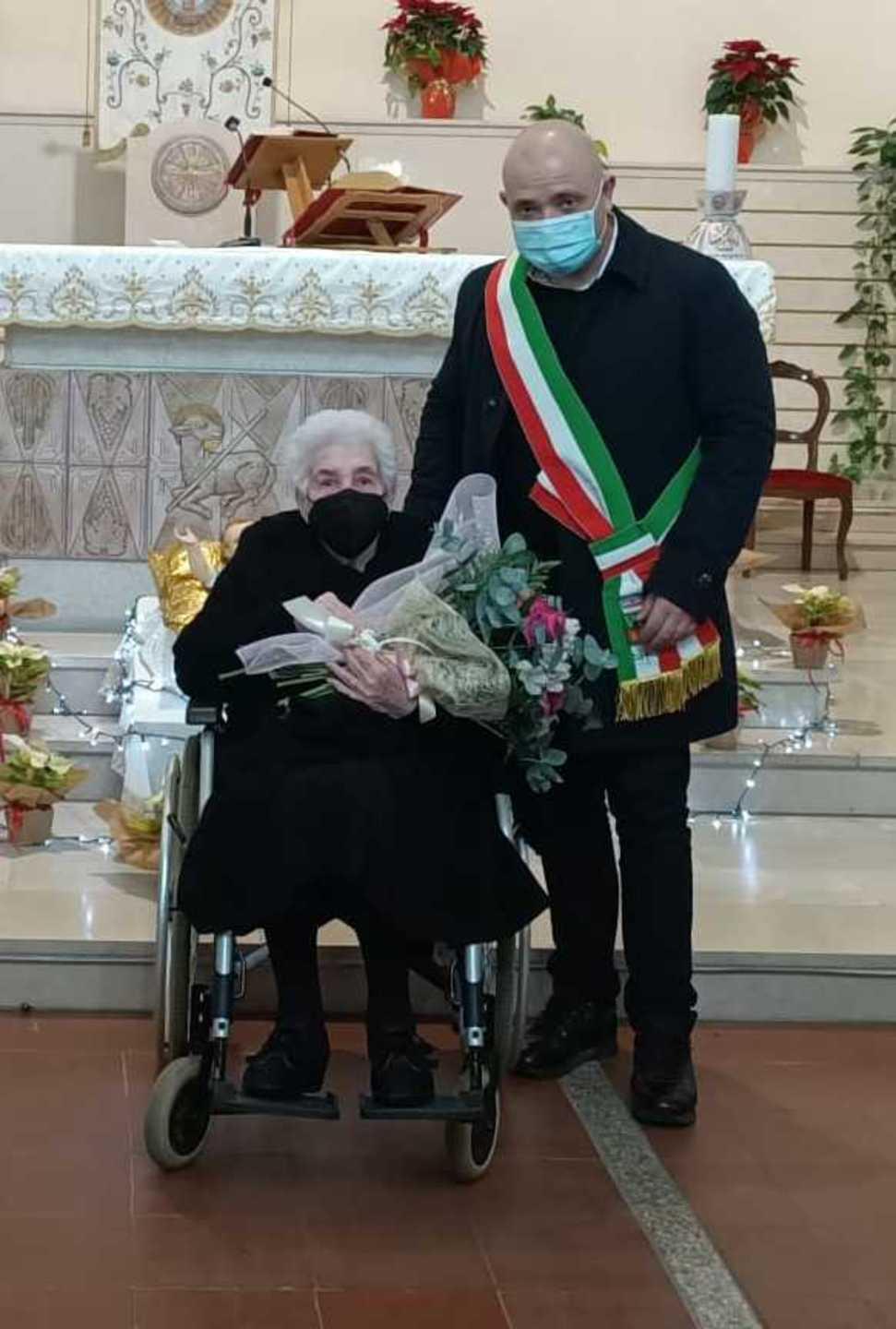 Cento candeline per zia Domenica Lepori