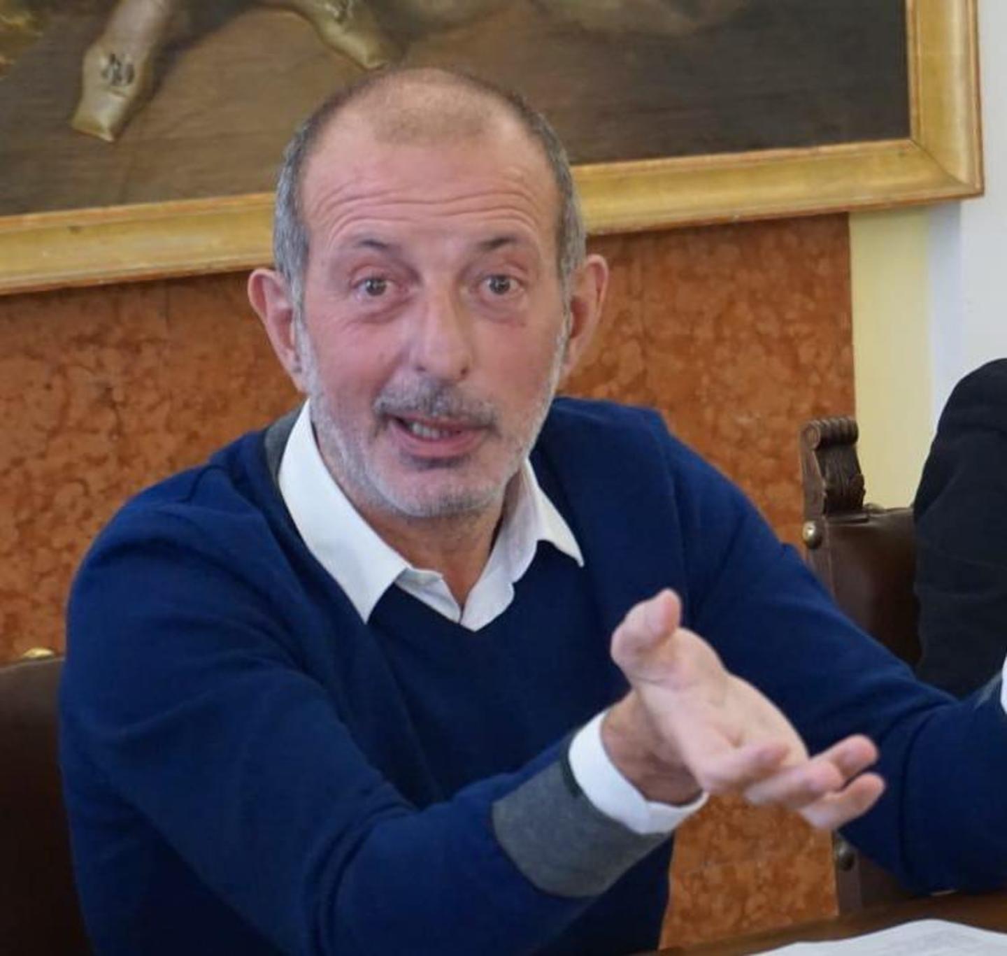 Scuole chiuse fino al 10 firmate le prime ordinanze 