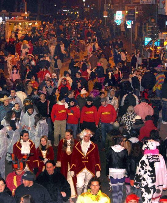 Carnevaldarsena di Viareggio appeso alle date e alle norme anti Covid. Ecco quali sono le condizioni per l'ok 