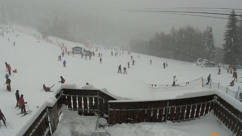 Risveglio sotto la neve per l'area di Passo del Lupo nel giorno della Befana