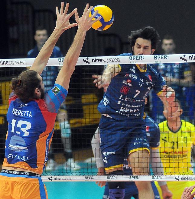 Modena volley, blitz a Vibo Valentia per l’undicesima vittoria di fila 