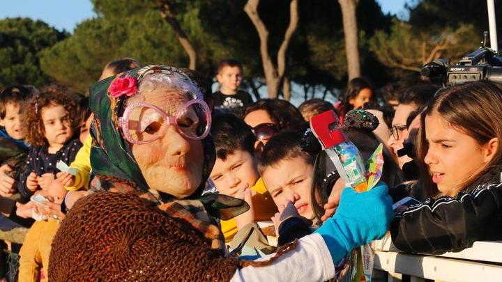 La Befana all’ippodromo con 300 calze per i bambini