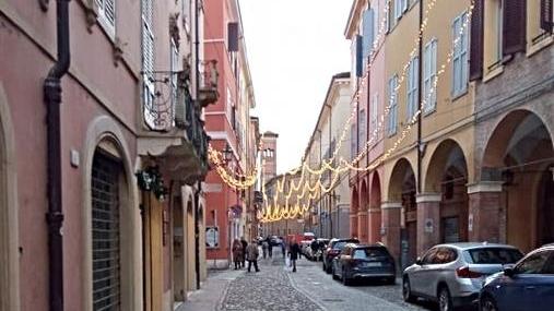 Modena,  i residenti di via Canalino: «Ogni notte dal locale musica, urla e rumori È una disperazione»