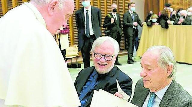 A papa Francesco un raro libro di Pinocchio