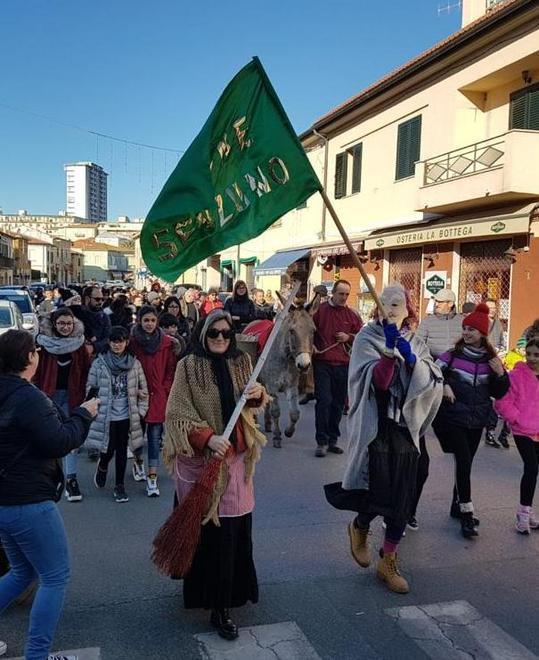 Le Befane si fermano «Troppi contagi Covid»