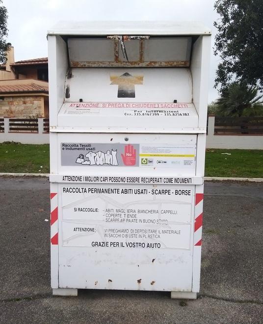 Indumenti usati ai bisognosi? Occhio a dove si depositano 