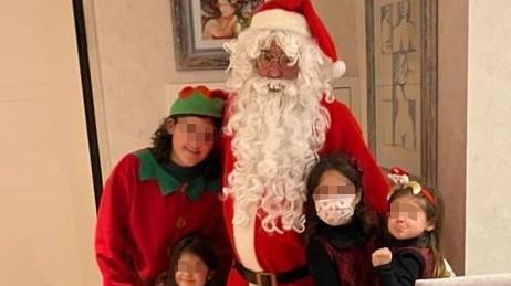 Bambini super tecnologici incantati dalla Befana