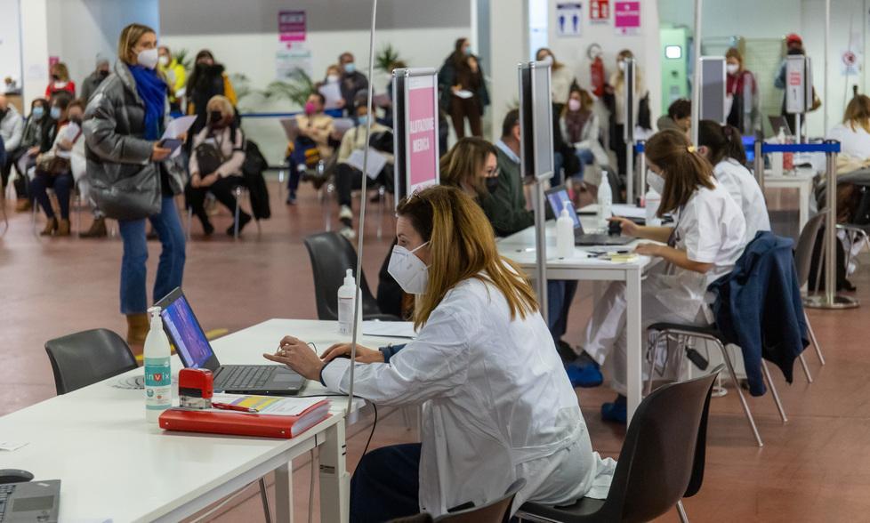 Ferrara, 5.000 over 50 ancora a zero dosi. Lo zoccolo duro ha meno di 60 anni 