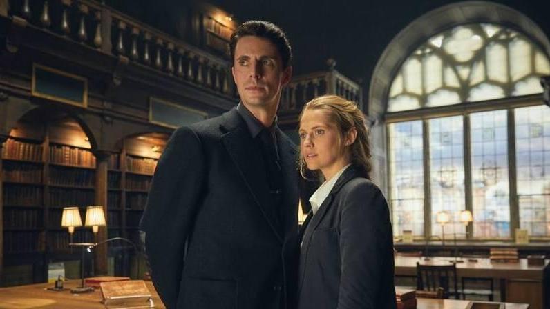 Una scena della serie televisiva “A Discovery of Witches” in prima visione oggi su Sky