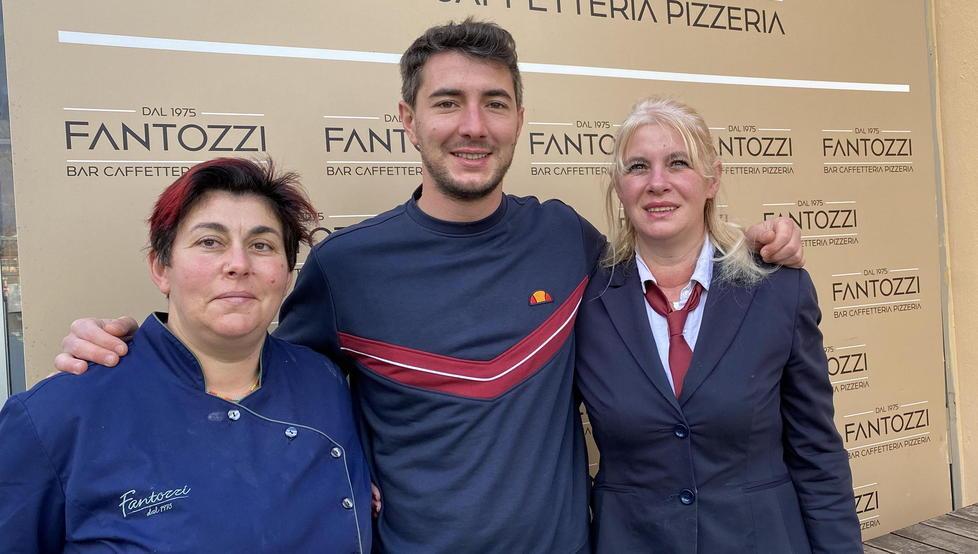 Mickey Condelli con la dipendente Lorenza Gazzi e la mamma Soraya Nardi