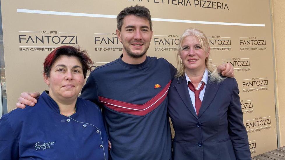 Mickey Condelli con la dipendente Lorenza Gazzi e la mamma Soraya Nardi