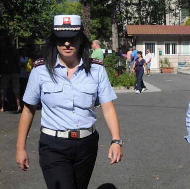 La comandante dei vigili urbani di Carrara, Paola Micheletti
