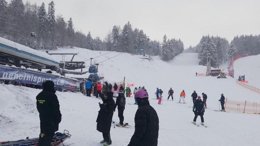Sciatori ieri all’Ovovia di Abetone