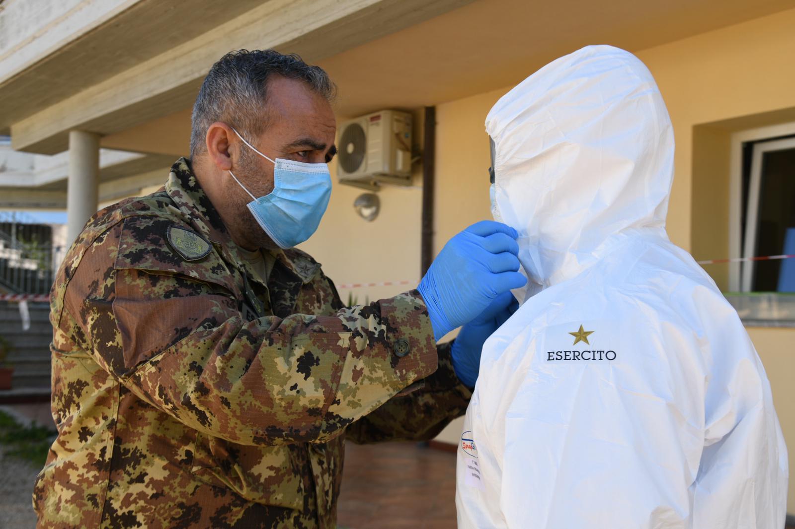 Scuola, i medici dell'esercito in campo per lo screening agli studenti