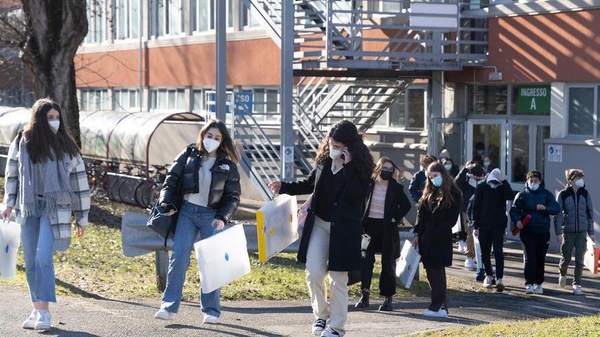 Modena, ritorno in classe con banchi vuoti: il 20% dei ragazzi è già in Dad
