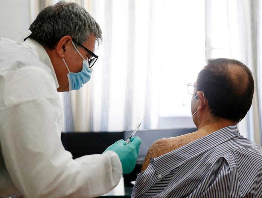 Medici di famiglia, la coperta è corta «Il lavoro è triplicato, così annaspiamo» 