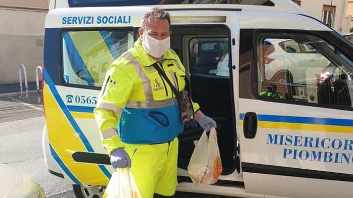 Le associazioni consegnano a casa medicinali e beni di prima necessità