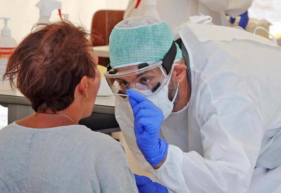 Covid, obbligati a migrare per tamponi e vaccinazioni 