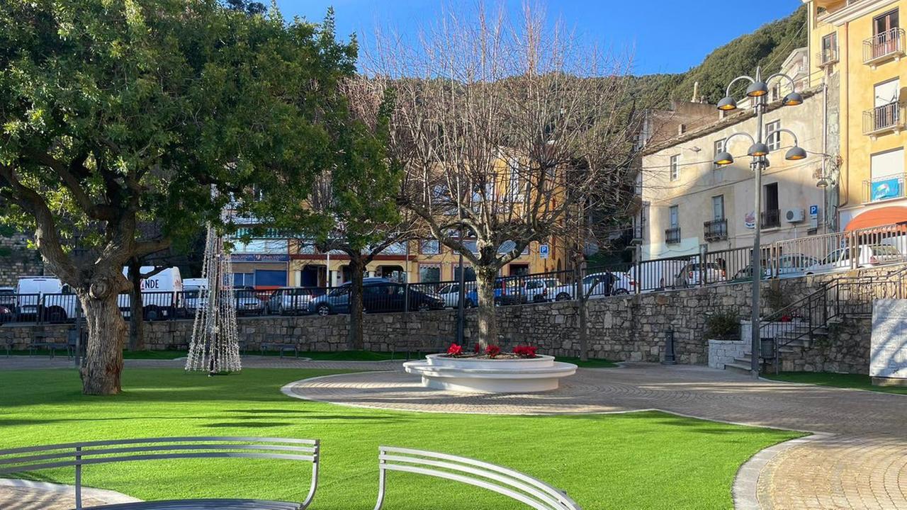 A Jerzu cambiano volto i giardini di piazza Funtana ’e susu