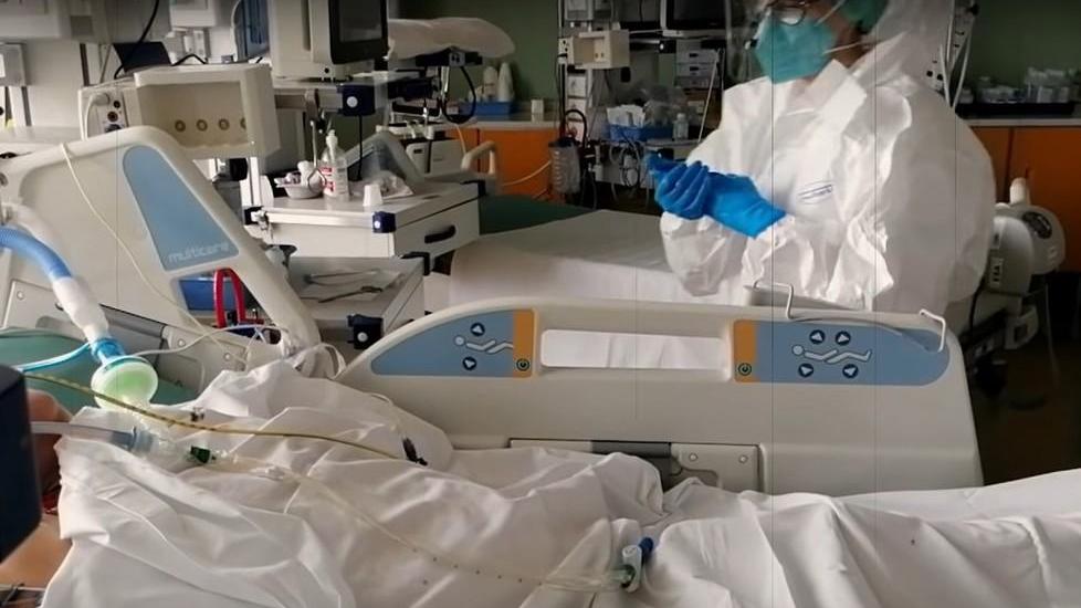 Autista di scuolabus muore a 58 anni