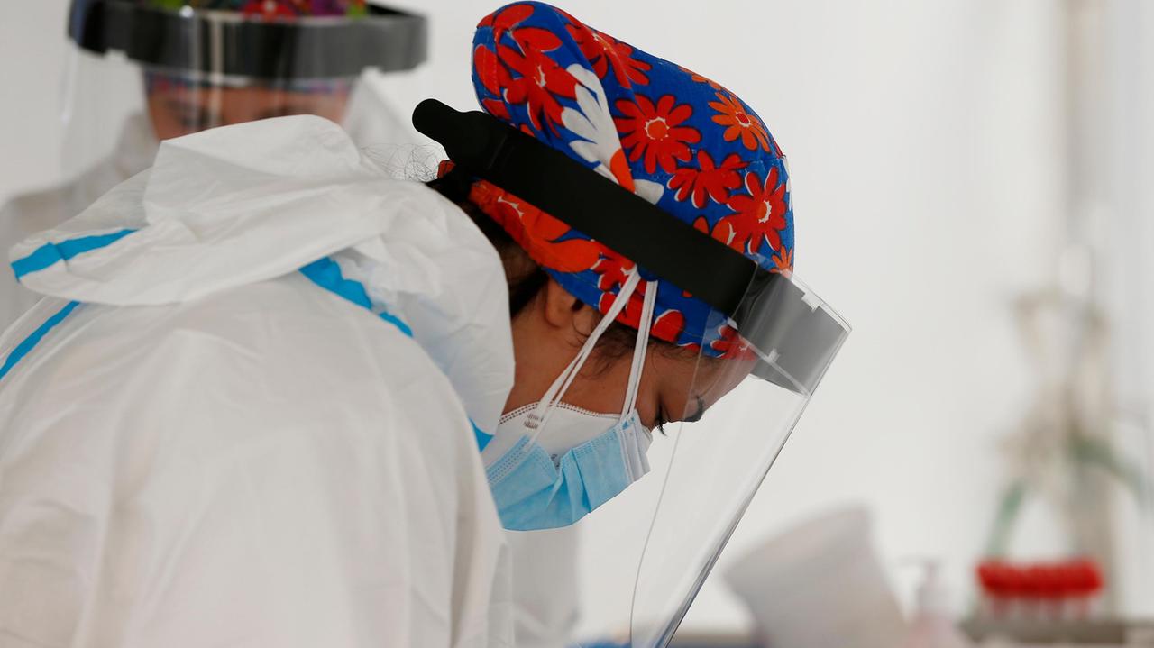 Coronavirus, in Toscana altri 15.892 casi e 200.000 persone in isolamento. Come cambia il tracciamento