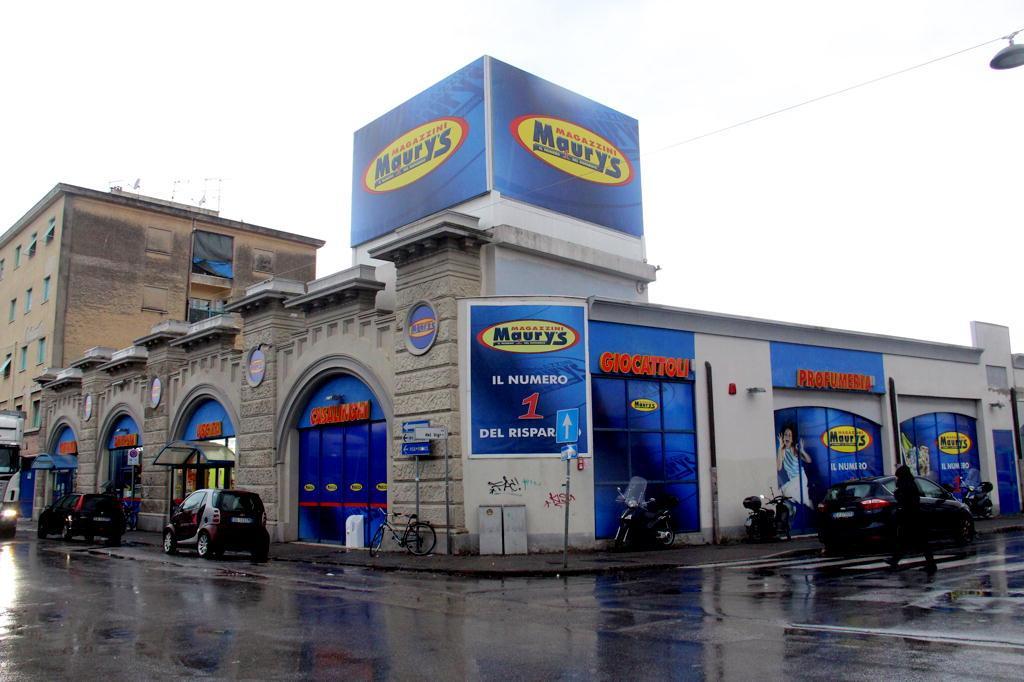 Il grande magazzino Maury's di viale Carducci (foto d'archivio)