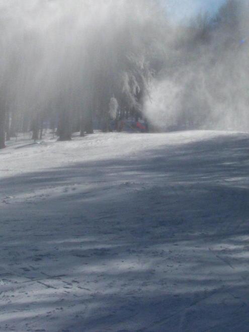 C’è neve in montagna Oggi e domani apre la sciovia Jolly