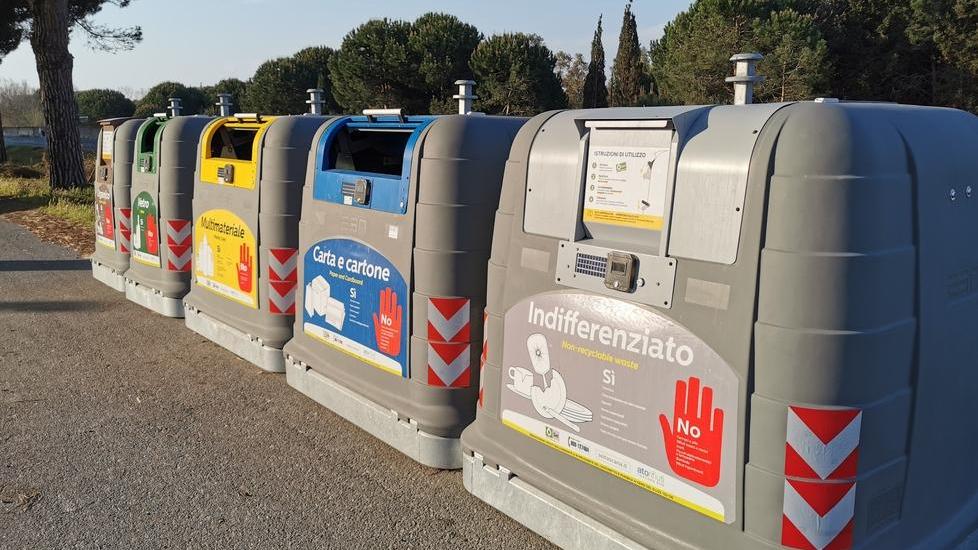 I nuovi cassonetti intelligenti da lunedì arrivano a Orbetello